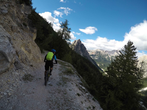 E-Adventures_E-BIke Dolomiten.jpg