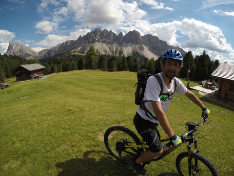 E-Adventures_Trailtour_Dolomiten_Guide.jpg