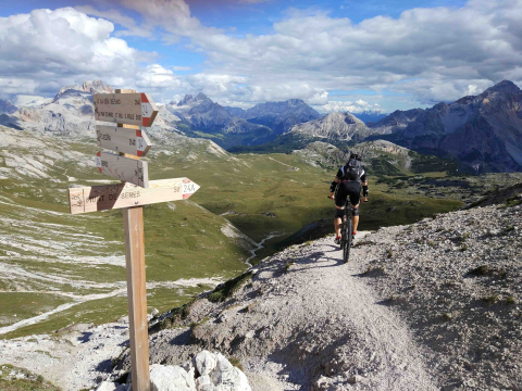E-Adventures_Dolomiten_E-MTB Tour.jpg